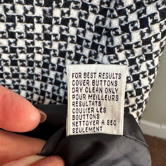 Beautiful Talbots Black and White Check Blazer Petite Size 8 - Picture 8 of 9